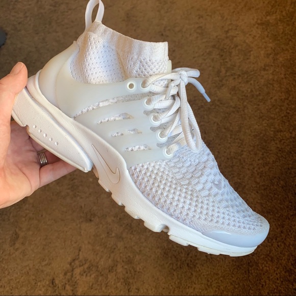 nike air presto ultra flyknit triple white